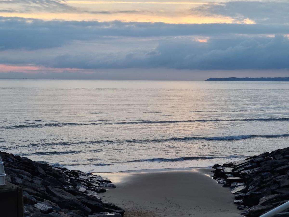 Sea Escape The Tardiis Beachfront Location Aberavon Beach Sea Views Driveway Parking Port Talbot Ngoại thất bức ảnh