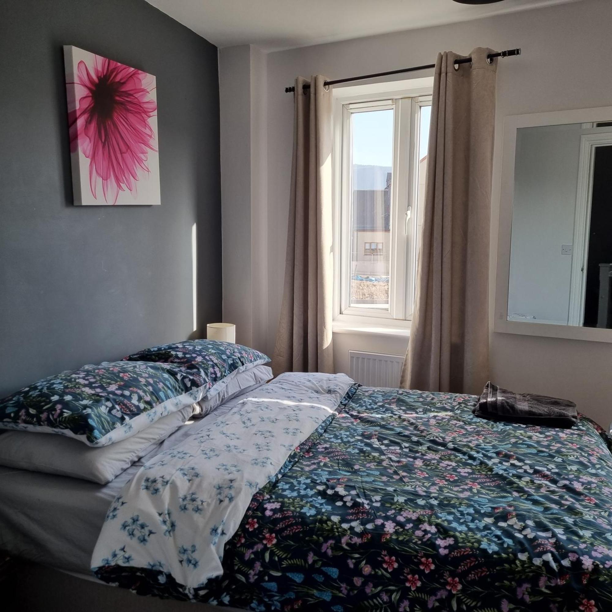Sea Escape The Tardiis Beachfront Location Aberavon Beach Sea Views Driveway Parking Port Talbot Ngoại thất bức ảnh