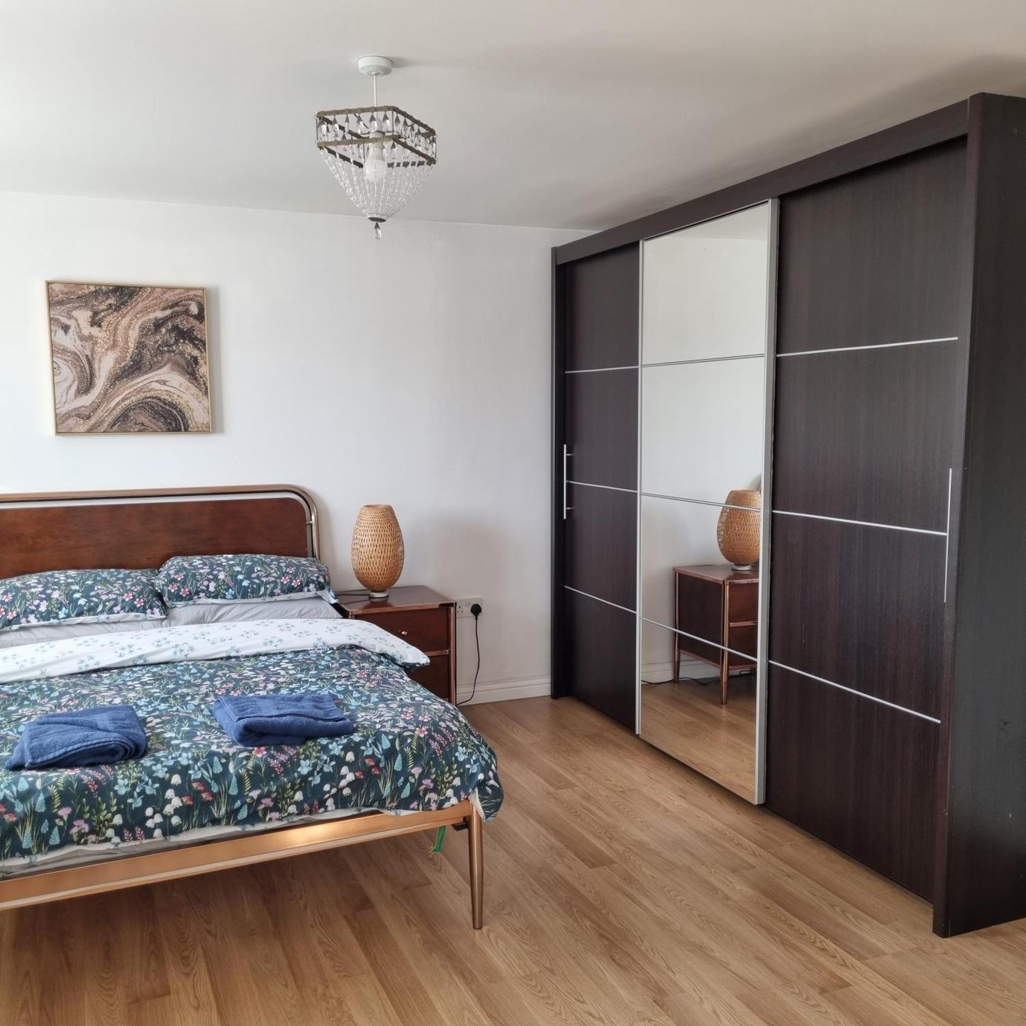 Sea Escape The Tardiis Beachfront Location Aberavon Beach Sea Views Driveway Parking Port Talbot Ngoại thất bức ảnh